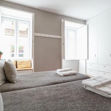 Flh Bairro Alto Trendy Flat With Terrace Лісабон